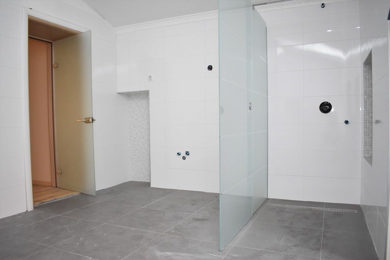 Moderná zrekonštruovaná kúpeľňa v objekte A2069, Chorvátsko.