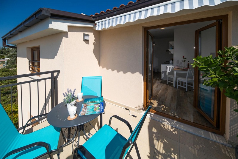 Terasa apartmánu A2167, Crikvenica, Chorvátsko.