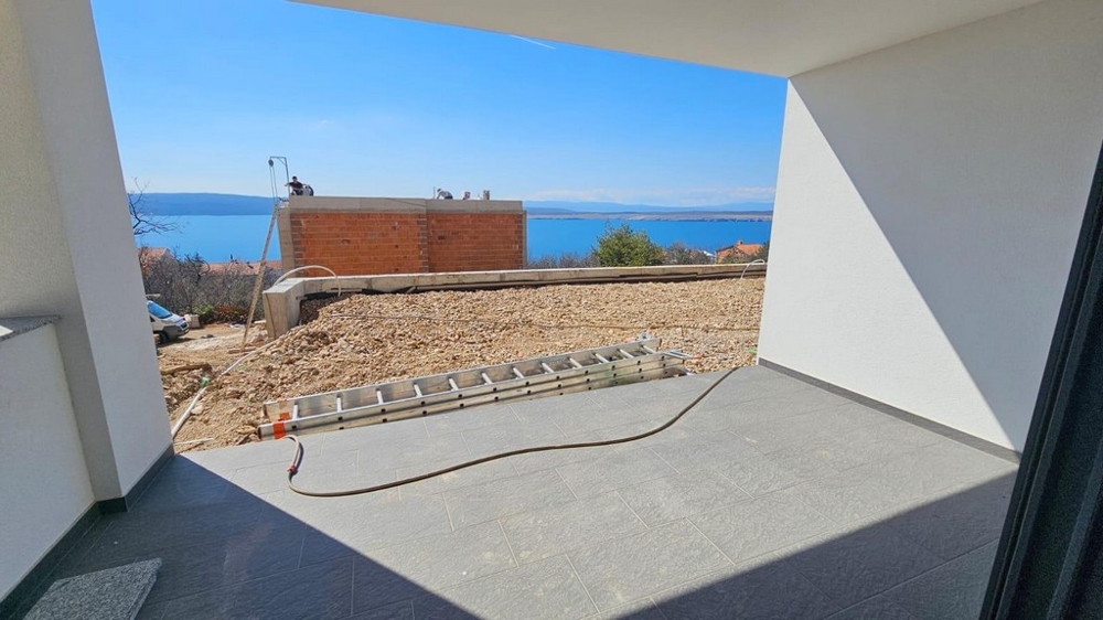 Výhľad z terasy na prízemí nehnuteľnosti A2519.