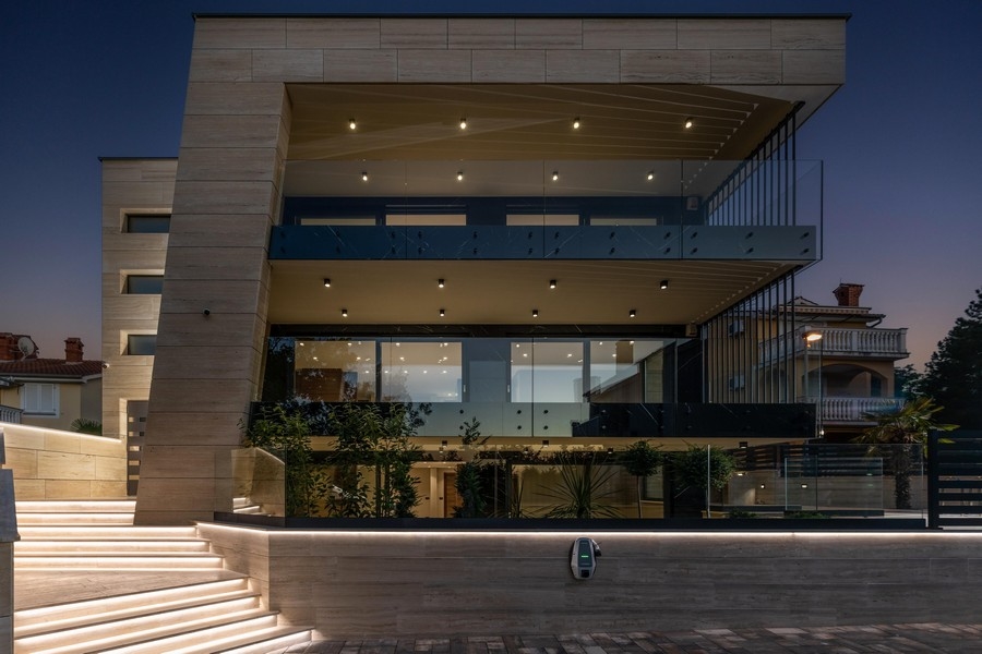 Luxusný apartmán s výhľadom na more v dobrej lokalite