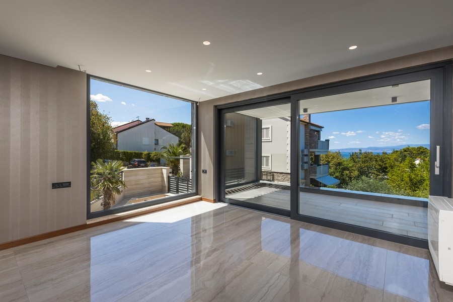 3 spálne a 3 kúpeľne