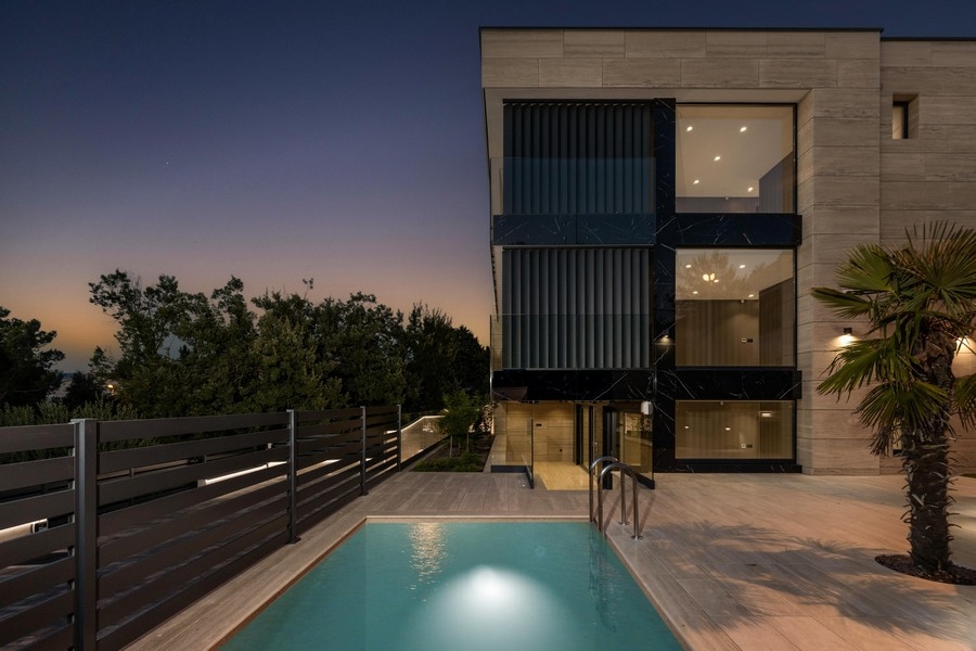 Apartmán s rozlohou 113 m² s výhľadom na more a bazén