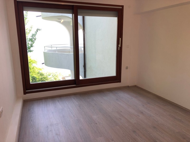 Výhľad zo spálne a balkóna.