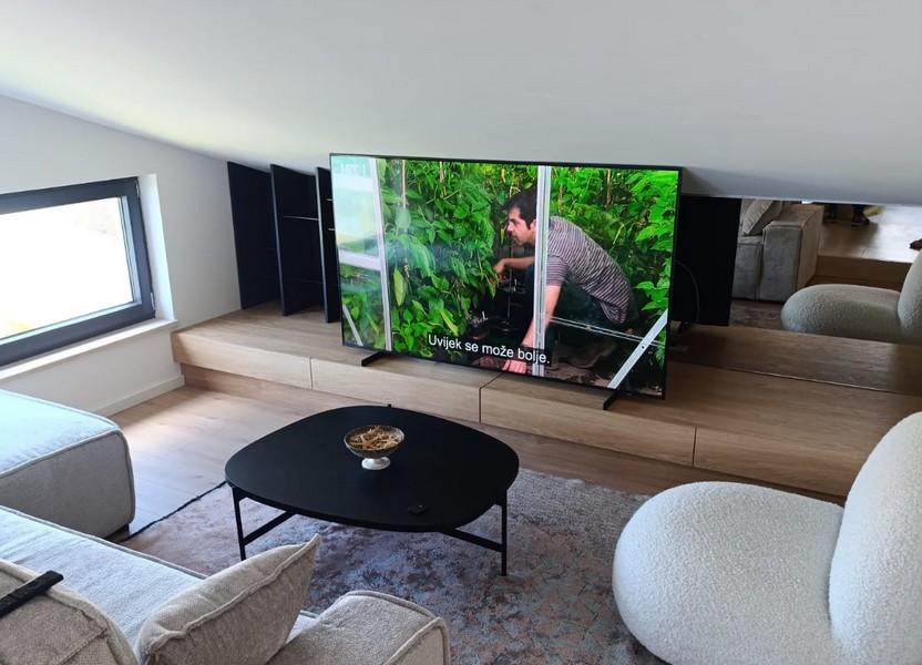 Výťah vedie priamo na horné poschodie apartmánu A2806, ktorý sa predáva v Chorvátsku pri mori.