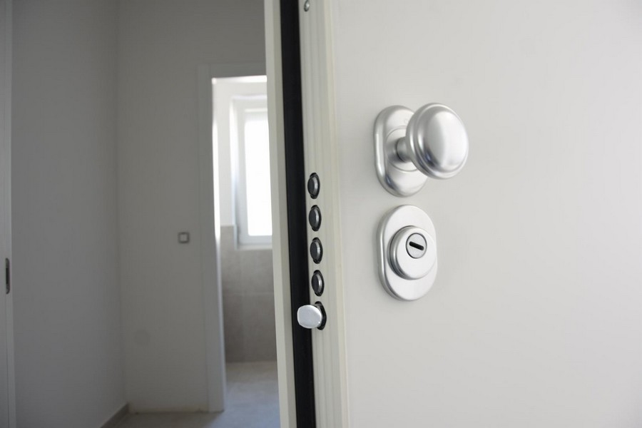 Bezpečnostné dvere nehnuteľnosti A2810