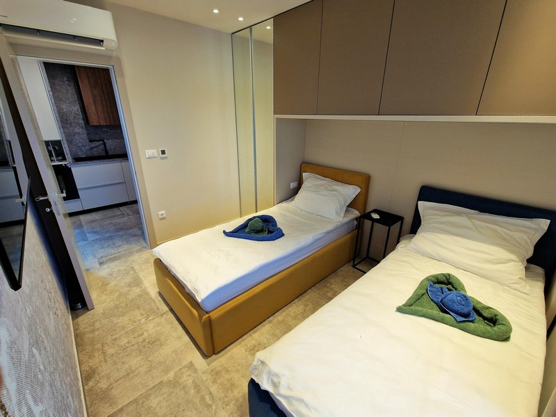 Spálňa s dvomi samostatnými lôžkami.