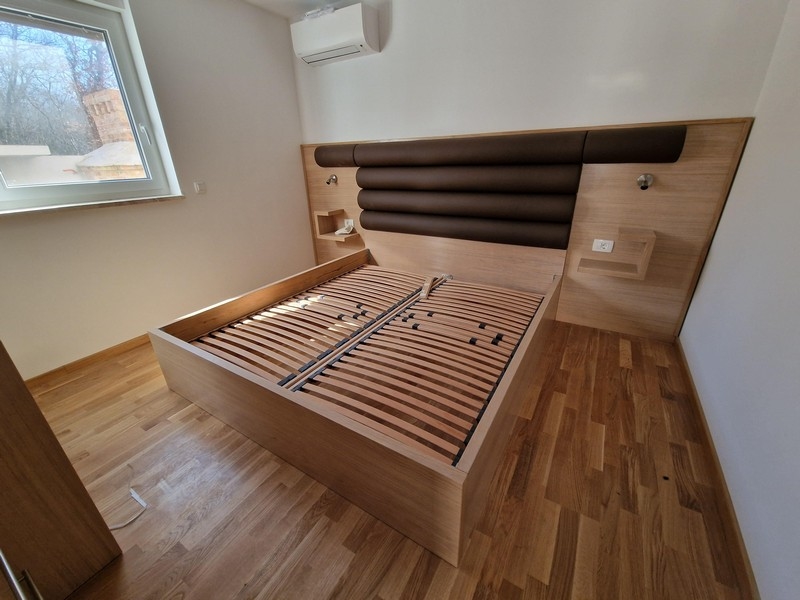 Spálňa s manželskou posteľou.