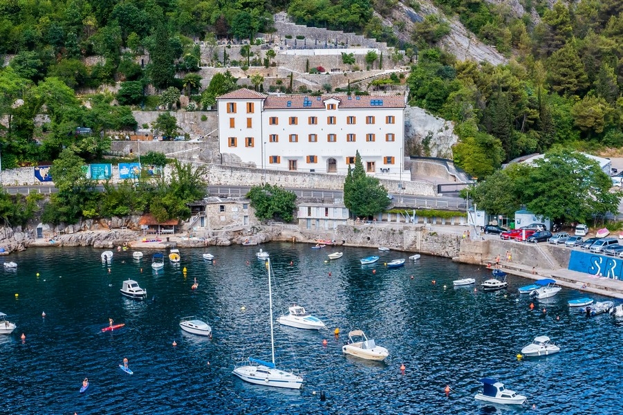 Kúpte si apartmány vo veľkom, dobre udržiavanom komplexe v Opatiji