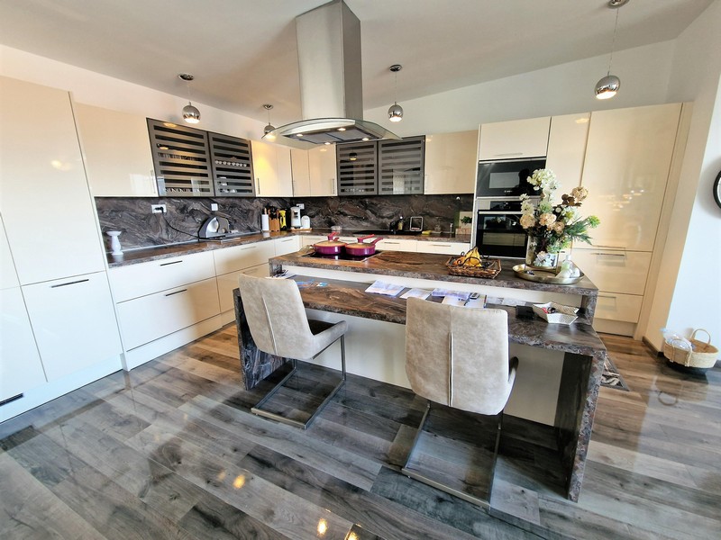 Otvorená kuchyňa s ostrovčekom - Objekt A2901, Chorvátsko.