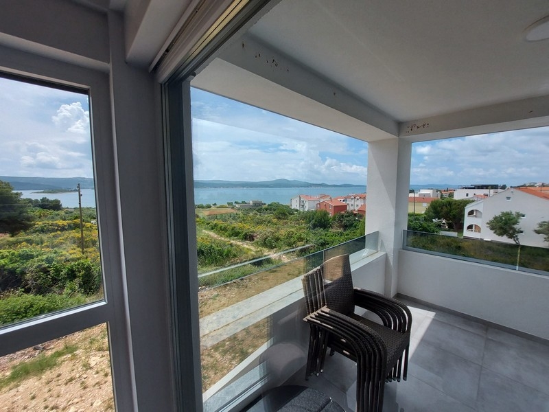 Svetlý a otvorený obývací a jedálenský kút