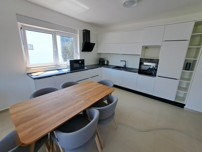 Svetlé apartmány s veľkými oknami