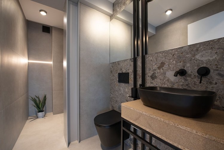 Moderná kúpeľňa.