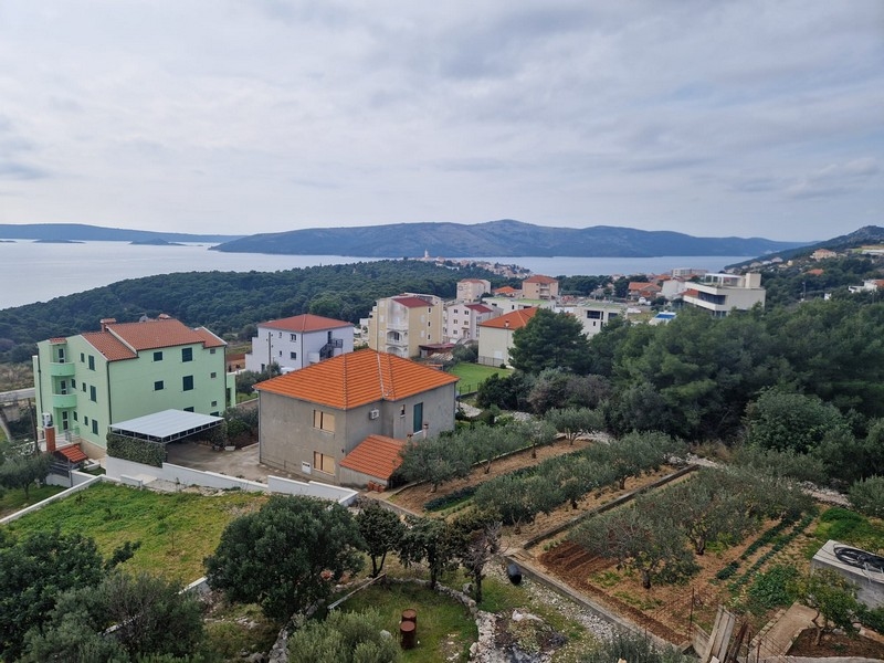 3D obrázok novej budovy A3011 neďaleko Trogiru v Chorvátsku.