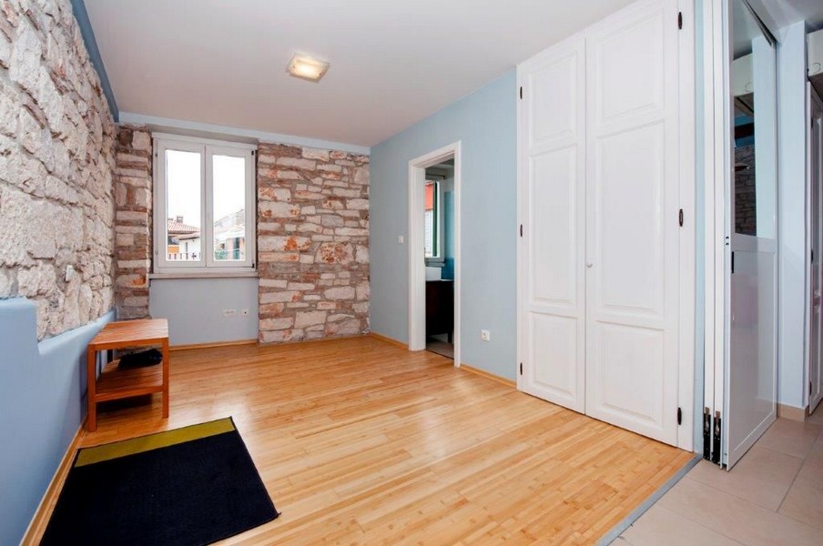 Oddeliteľný priestor na spanie na treťom poschodí.