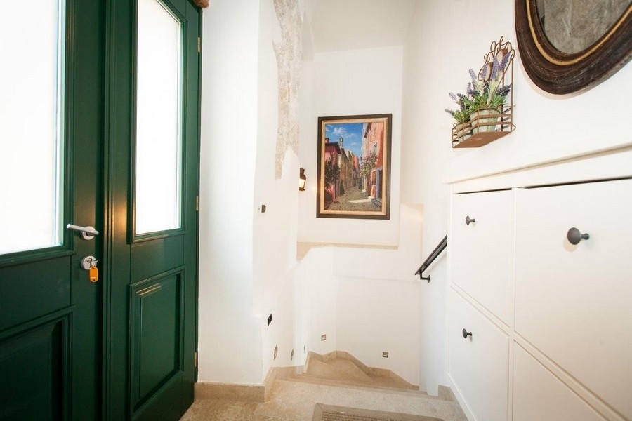 Vstupný priestor so schodíkmi.