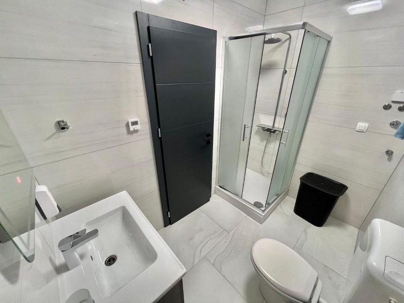 Nehnuteľnosť Chorvátsko, apartmán s výhľadom na more, moderná kúpeľňa