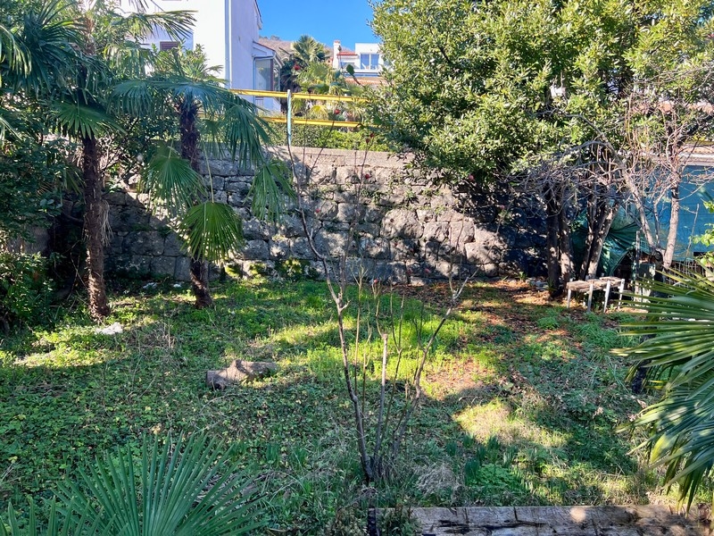 Záhrada bytu A3373, na predaj v blízkosti centra Opatije.