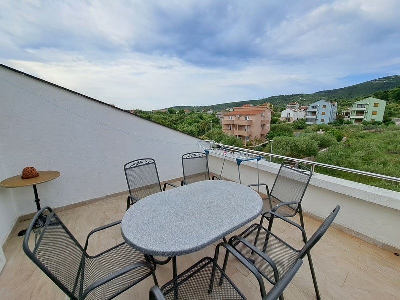 Terasa bytu A3383, ktorý sa predáva v Chorvátsku.