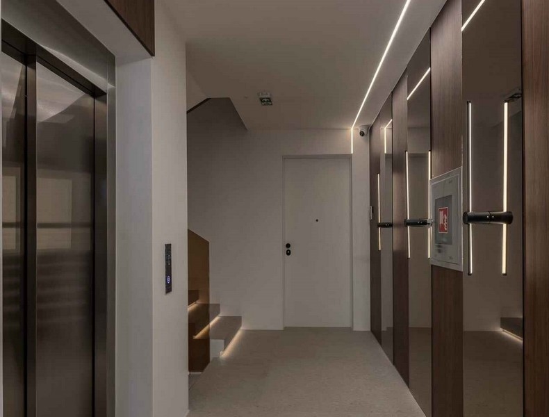 Moderný vstupný priestor apartmánov A3385 v Chorvátsku - Panorama Skauting.