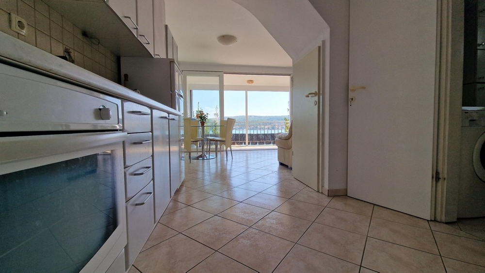 Výhľad na more z jedálne.