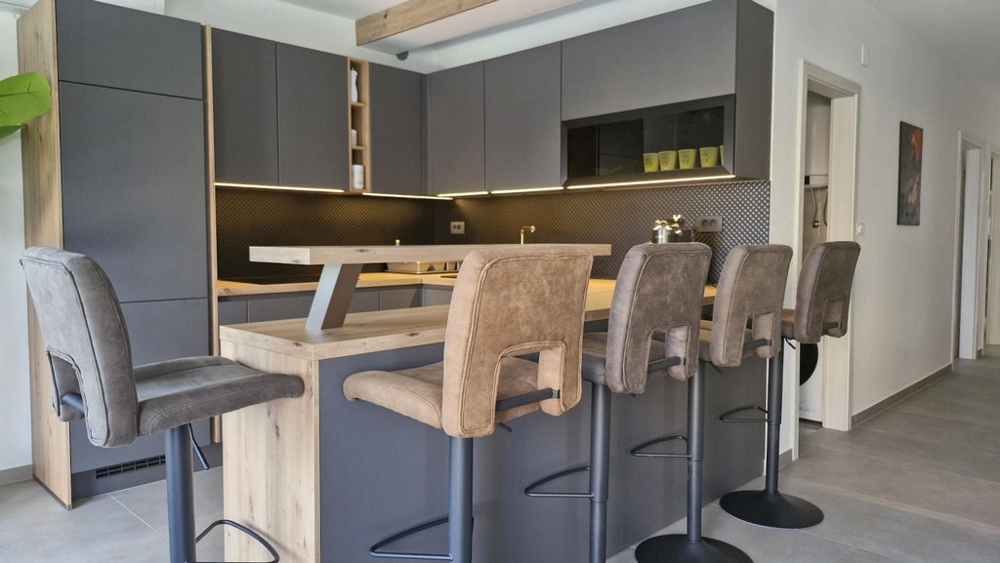 Jedálenský kút a funkčná kuchyňa nehnuteľnosti A3413.