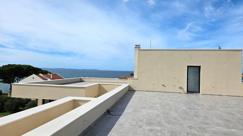 Predám apartmán so strešnou terasou a výhľadom na more v Chorvátsku - Panorama Scouting A3487.