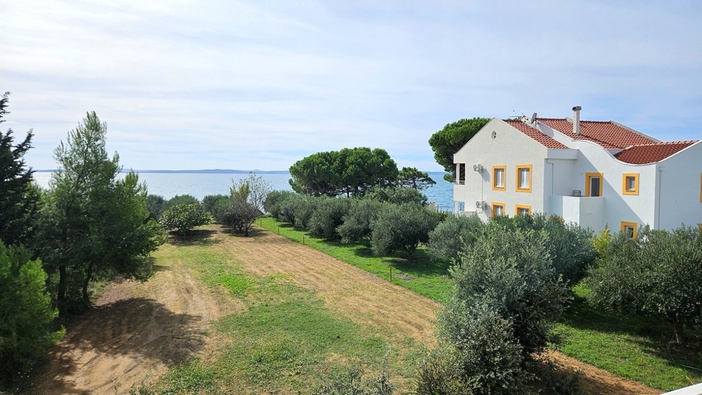 Pohľad na morské pobrežie v Privlake - Panorama Scouting.