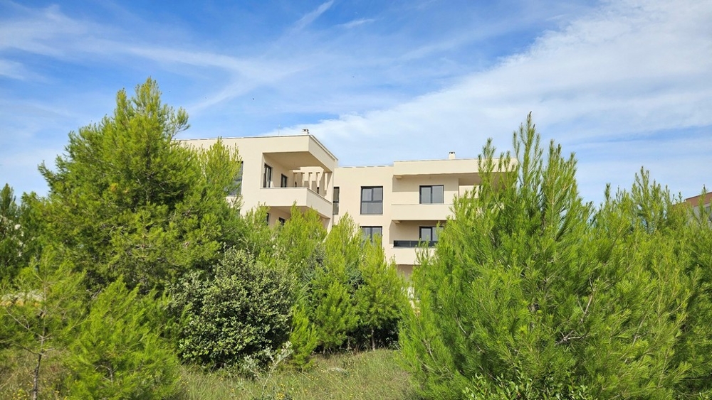 Nová budova v Privlake, Chorvátsko - Panorama Scouting A3489.