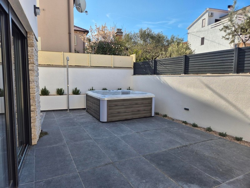 Kúpte si nový byt v Murter, Chorvátsko.