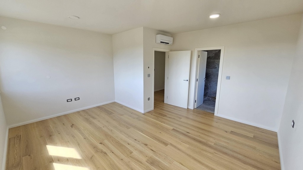 Svetlá spálňa s klimatizáciou