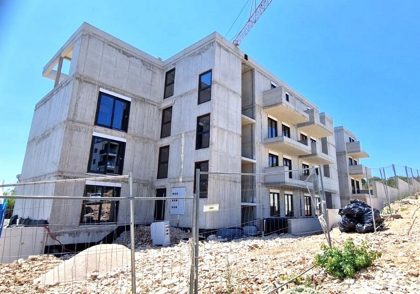 Plášť novostavby s balkónmi - nehnuteľnosť A3605 na Čiove.