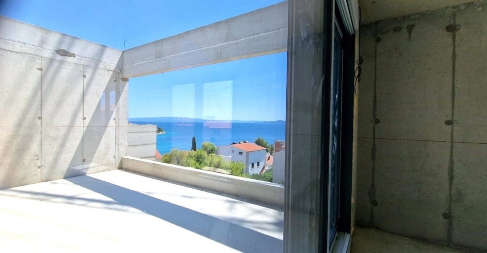 Výhľad na more z terasy nehnuteľnosti A3605 v Chorvátsku.