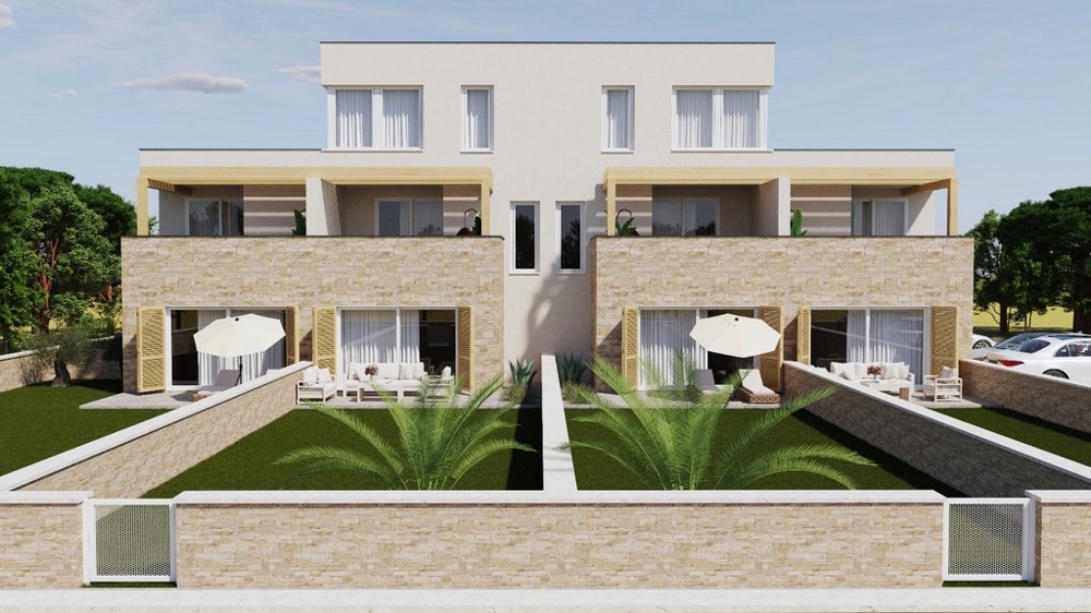 Moderné apartmány so záhradou v blízkosti mora v Chorvátsku.