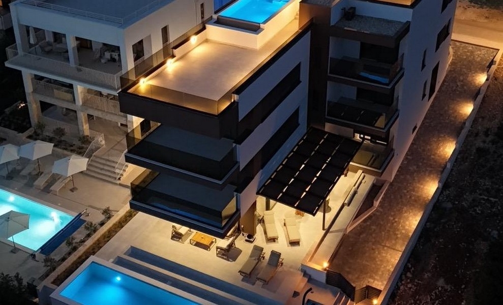 V tejto novostavbe je na predaj penthouse A3617 neďaleko Zadaru.