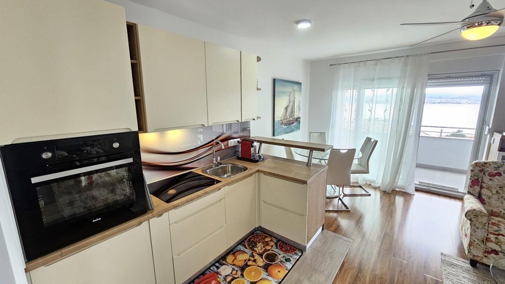 Kuchyňa s výhľadom na more