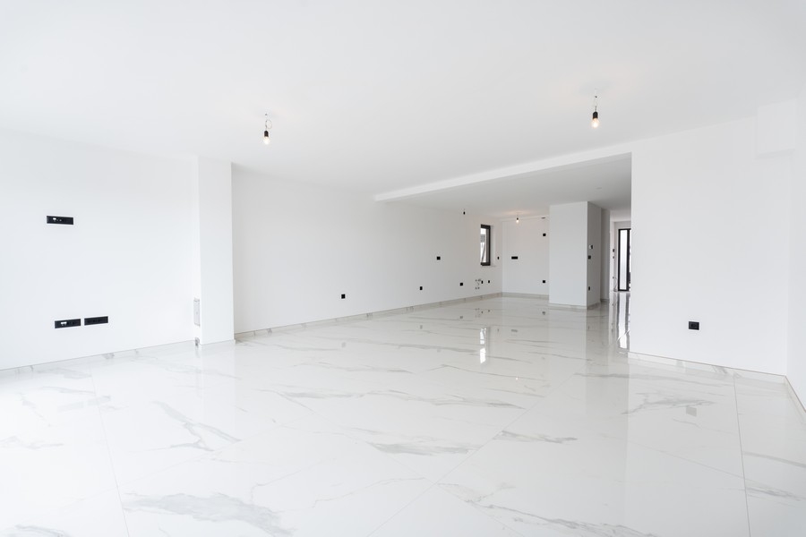 Priestranný otvorený obývací priestor