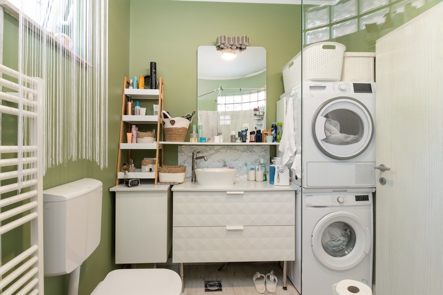 Kúpeľňa s práčkou a sušičkou