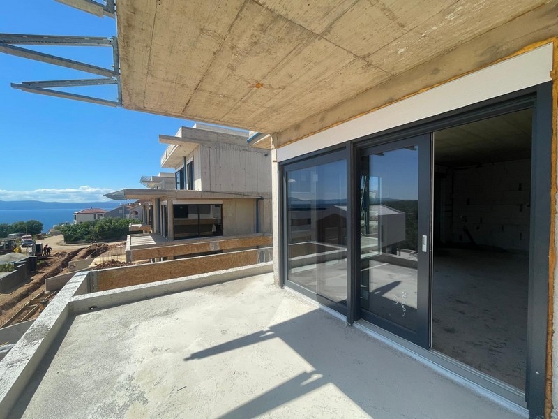 Terasa s krásnym výhľadom na more - nehnuteľnosť A3664 Ostrov Krk.