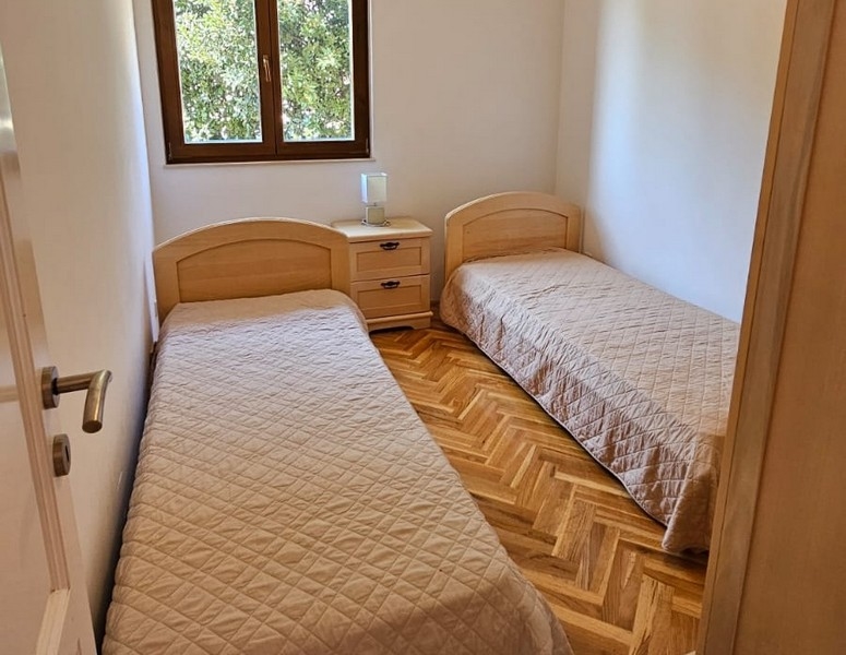 Spálňa s dvomi samostatnými lôžkami