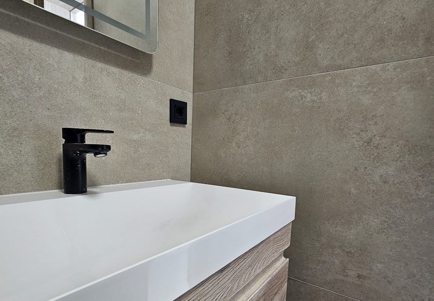 Umývadlo so spodnou skrinkou