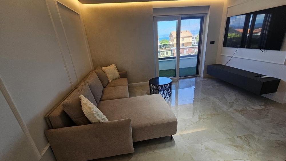 Obývacia izba s výhľadom na more