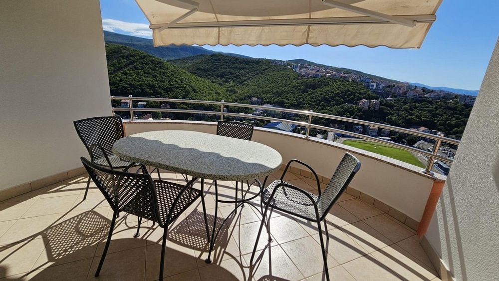 Z balkóna je tiež krásny výhľad do zelene