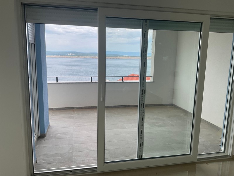 Krytá terasa s výhľadom na more