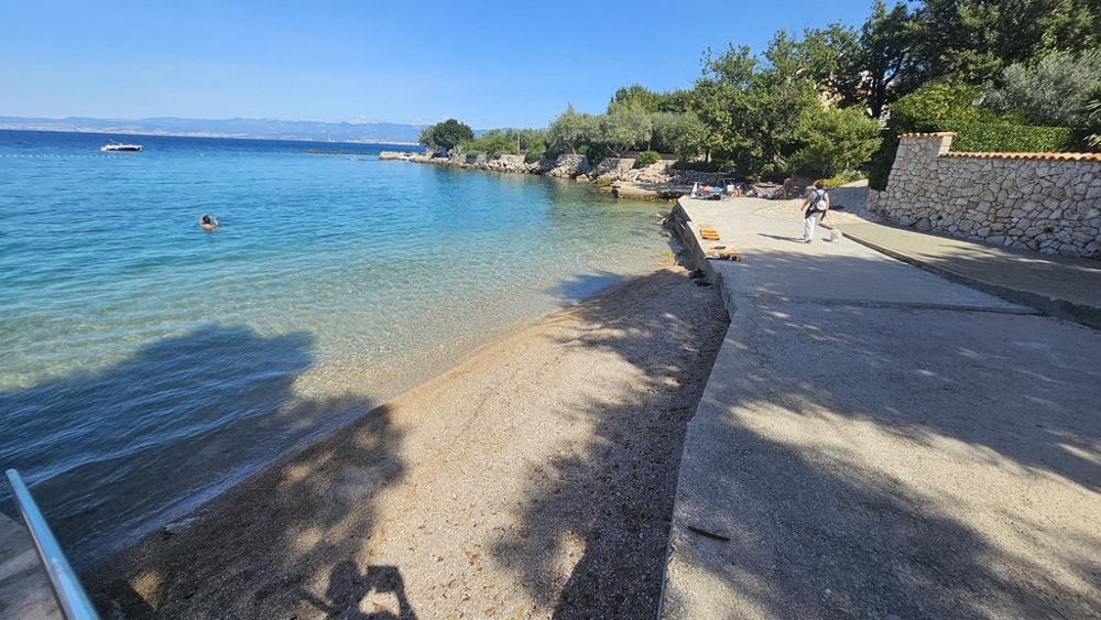 Časť pláže s prístupom do mora