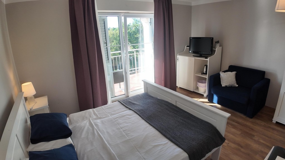 Vstup na balkón z izby.