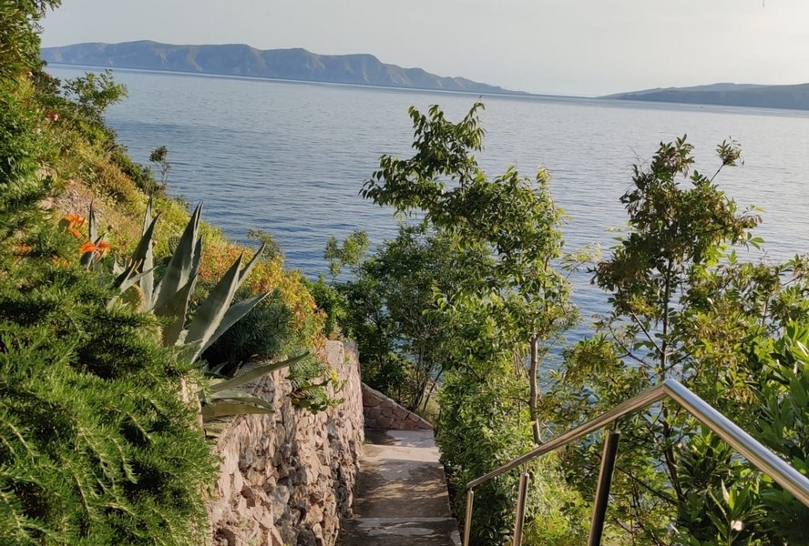 Nehnuteľnosť Chorvátsko - 1. rad pri mori.