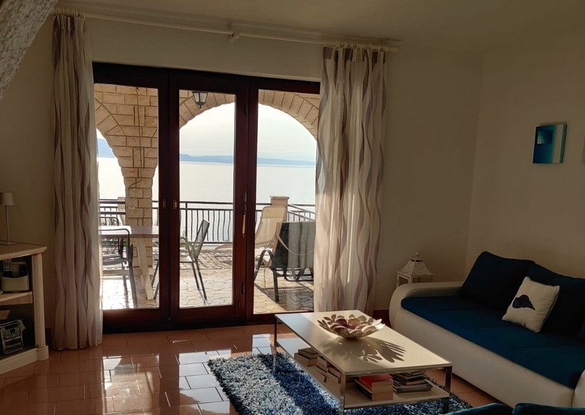 Obývacia izba s krásnym výhľadom na more - nehnuteľnosť A3776.
