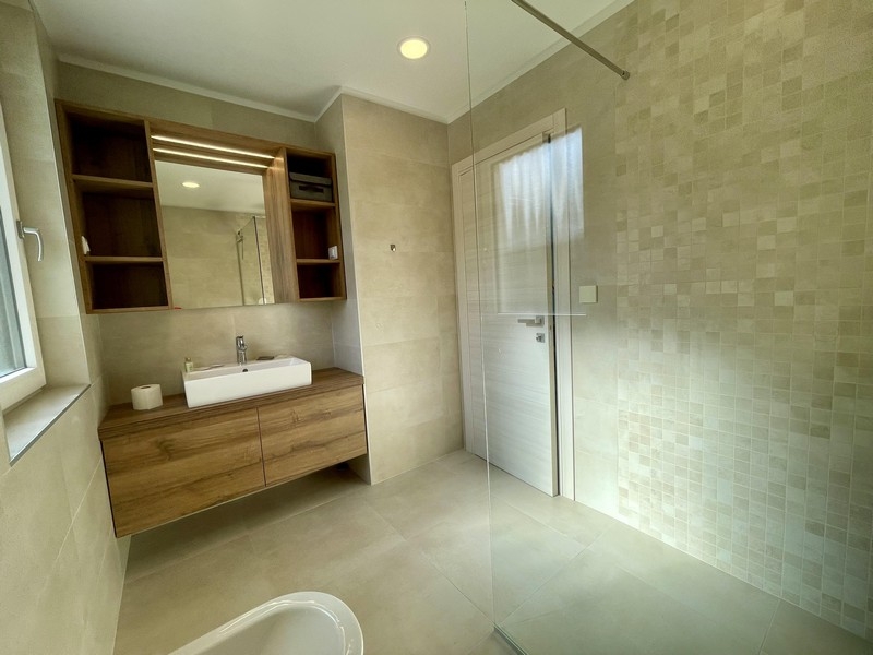 Moderná kúpeľňa apartmánu A3780, Chorvátsko - Panorama Skauting.