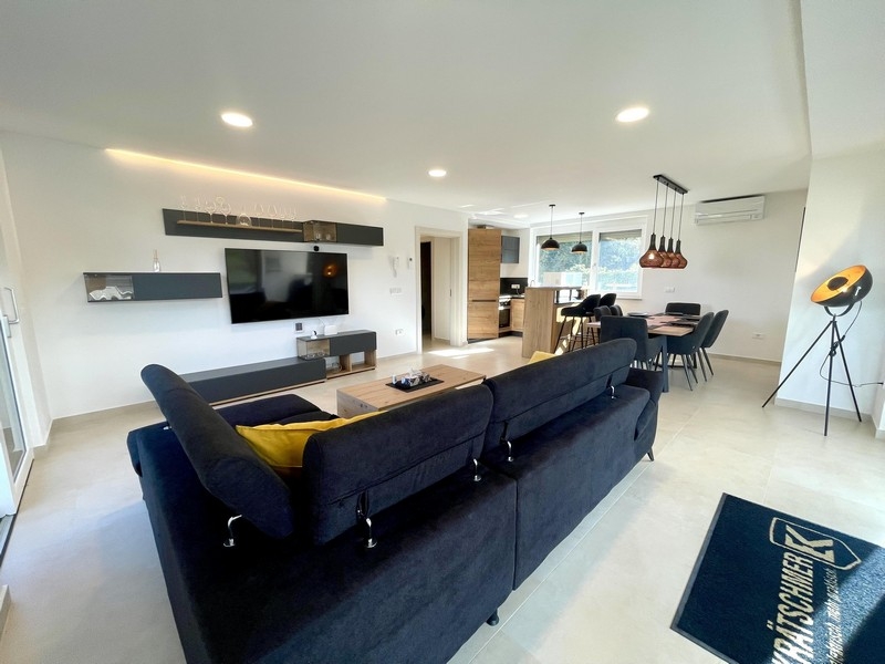 Moderný byt s kvalitným zariadením na predaj v Chorvátsku - Panorama Skauting.