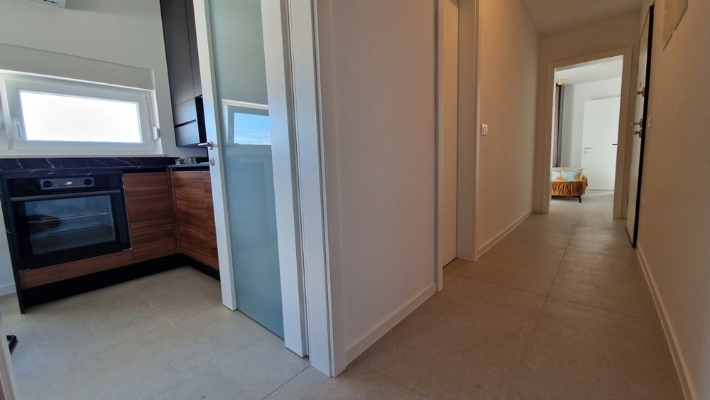 Chodba s prístupom do kuchyne a spálne